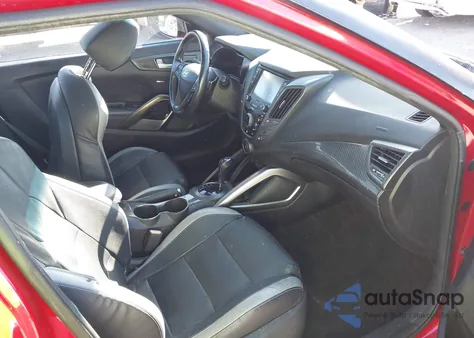 2016 Hyundai Veloster Turbo z USA, uszkodzony, nr VIN KMHTC6AE8GU292240